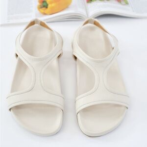 Beklina Gubi size 10 women’s off white sandals